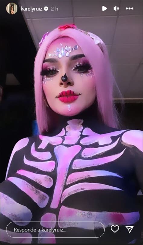 Karely Ruiz se disfraza de Catrina, sin ropa y con body paint。